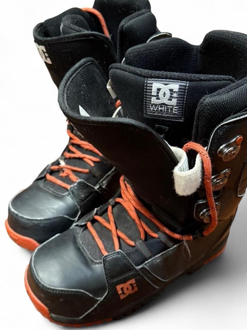 Y2K DC Mutiny Lace Up Snowboard Boots